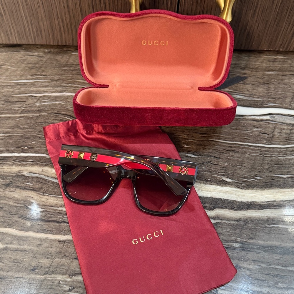 ❤️GUCCI Acetate Square Frame Web
Sunglasses GGOO59S Black
Tortoise 🖤 like NEW - Picture 13 of 17